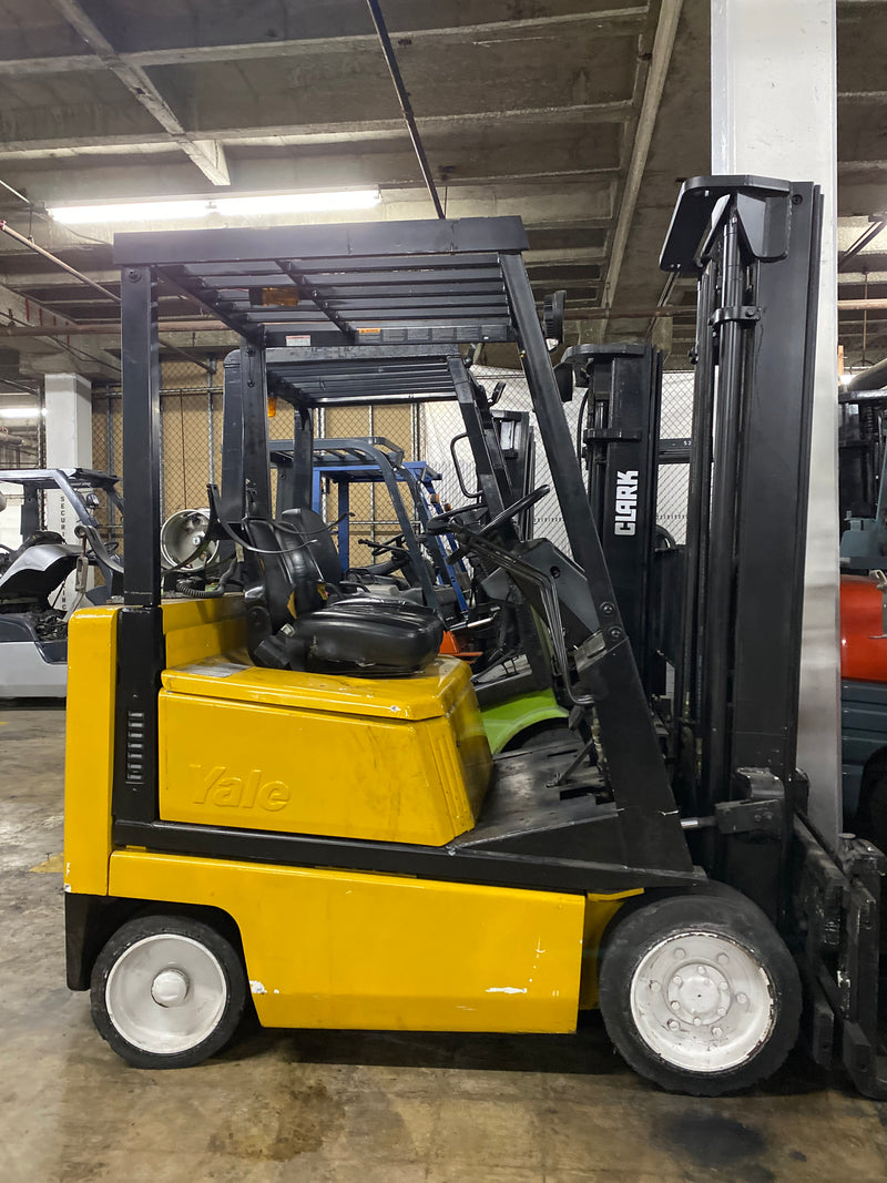 Yale forklift  3,500 lb , 3 stage, side shift
