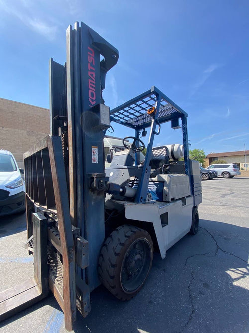 Heavy duty KOMATSU forklift 
8000 lb, 3 stage, side shift