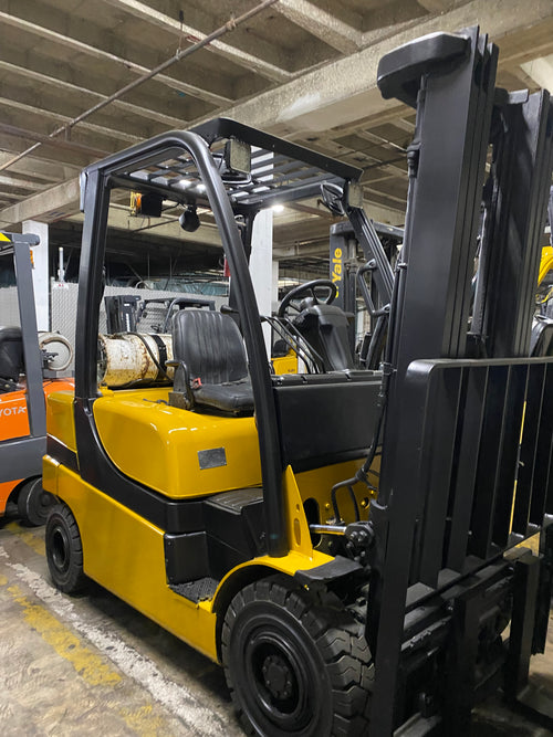2018 Yale Forklift pneumatic tires  
5500 lb, 3 stage, side shift