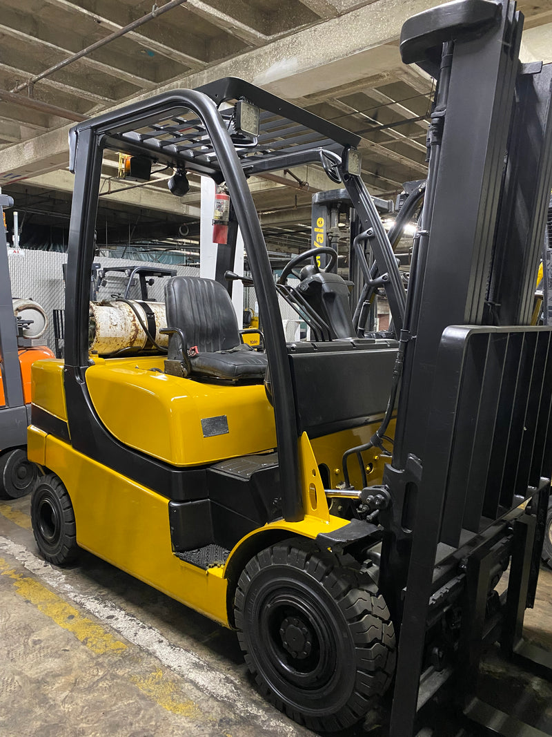 2018 Yale Forklift pneumatic tires  
5500 lb, 3 stage, side shift